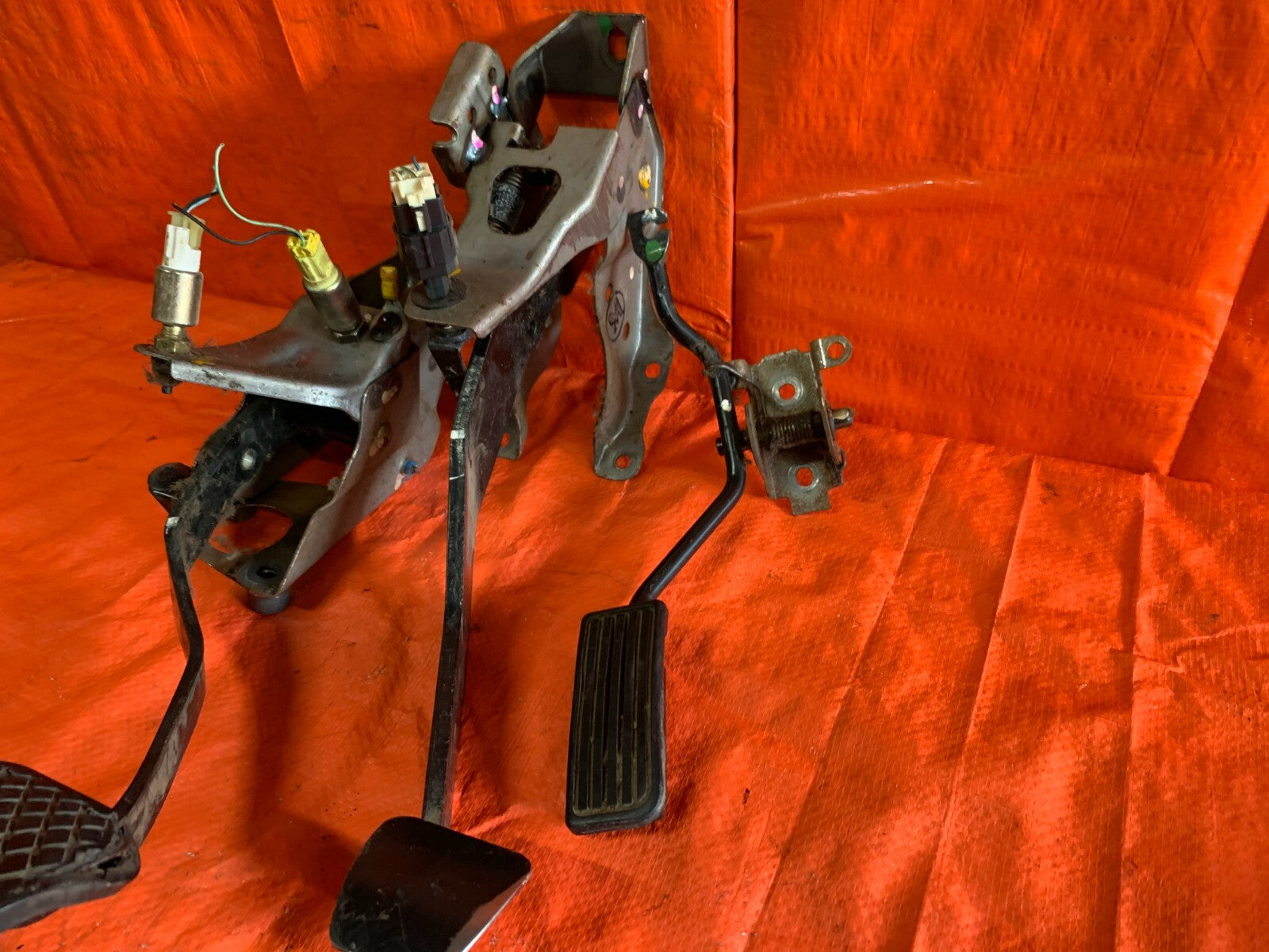 02 05 HONDA CIVIC SI 2.0 EP3   COMPLETE PEDAL SET GAS BRAKE CLUTCH PEDALS OEM OE4