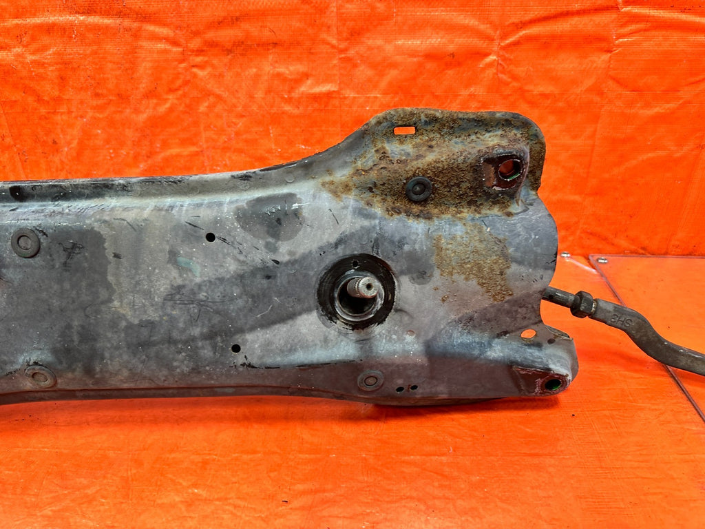 90 91 HONDA CIVIC HATCHBACK   FRONT SUBFRAME FRONT PORTION   OEM 32516
