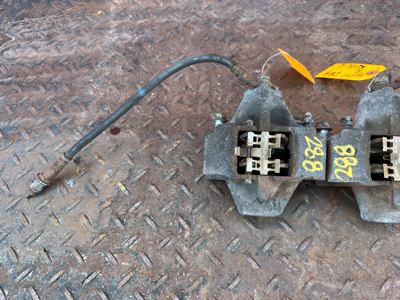 02 10 LEXUS SC430   LEFT AND RIGHT REAR BRAKE CALIPERS   OEM FACTORY #2887