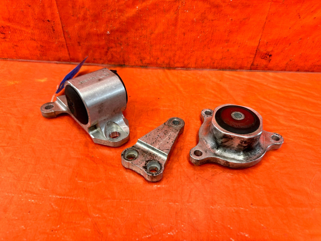 02 05 HONDA CIVIC SI EP3 HATCHBACK   INNOVATIVE MOTOR MOUNTS  ONLY 2 OKKKKKKKKKK9