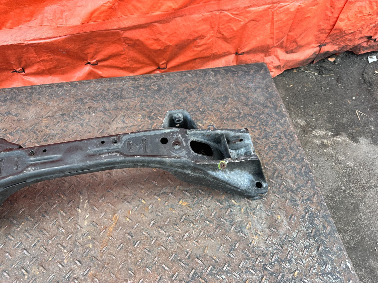 02 10 LEXUS SC430   FRONT SUBFRAME CROSSMEMBER SUB FRAME ENGINE CRADLE OEM 28814