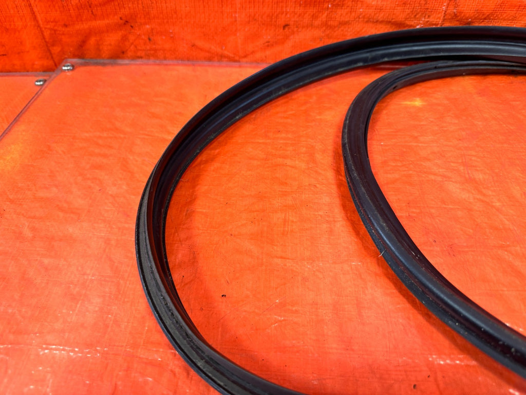 02-05 HONDA CIVIC SI EP3 HATCH - RIGHT - DOOR WEATHER STRIP TRIM SEAL GASKET 3065