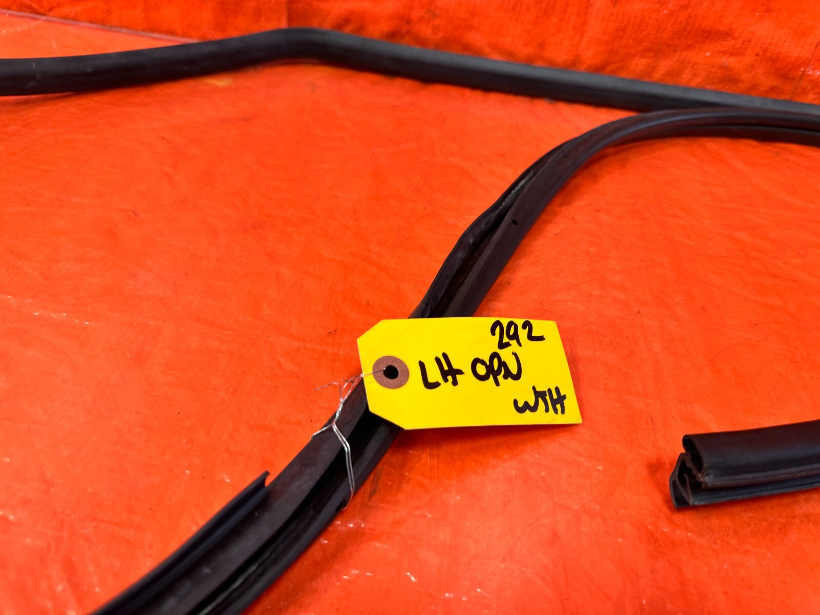 13 20 SUBARU BRZ   CHASSIS TO DOOR OPEN TRIM RUBBER STRIP LEFT FRONT OEM #2927