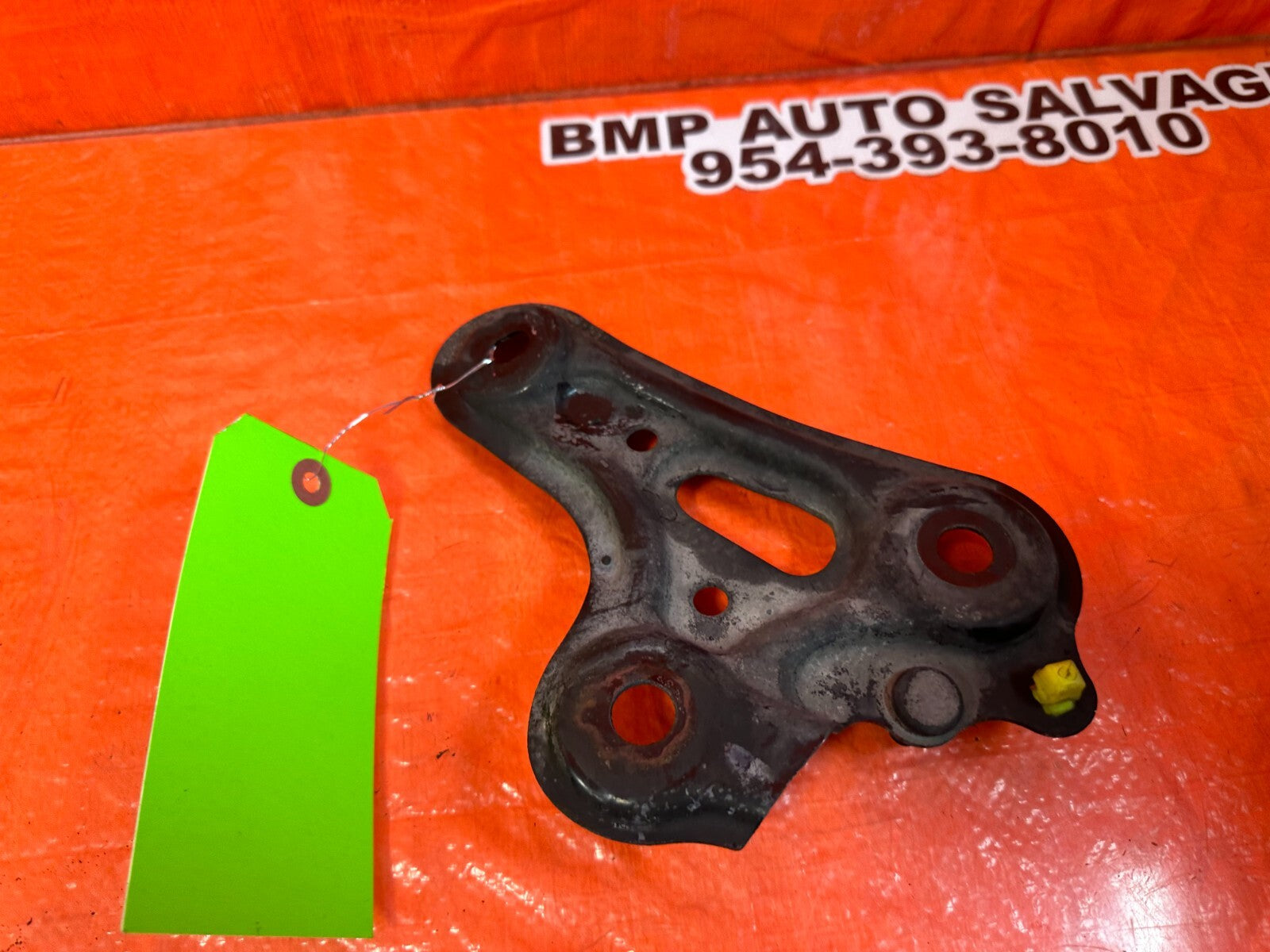 02 10 LEXUS SC430   LEFT SUBFRAME BRACKET CROSSMEMBER PLATE   OEM #2616
