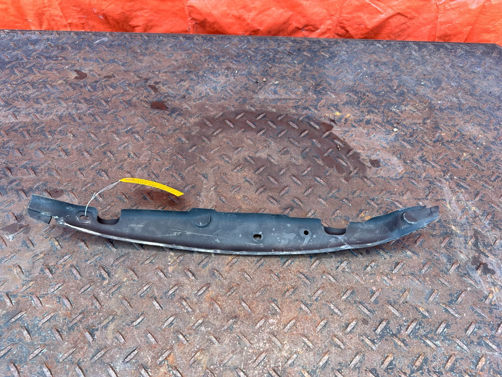 02 10 LEXUS SC430   FENDER SEAL RIGHT FRONT   53866 24010   OEM #2880