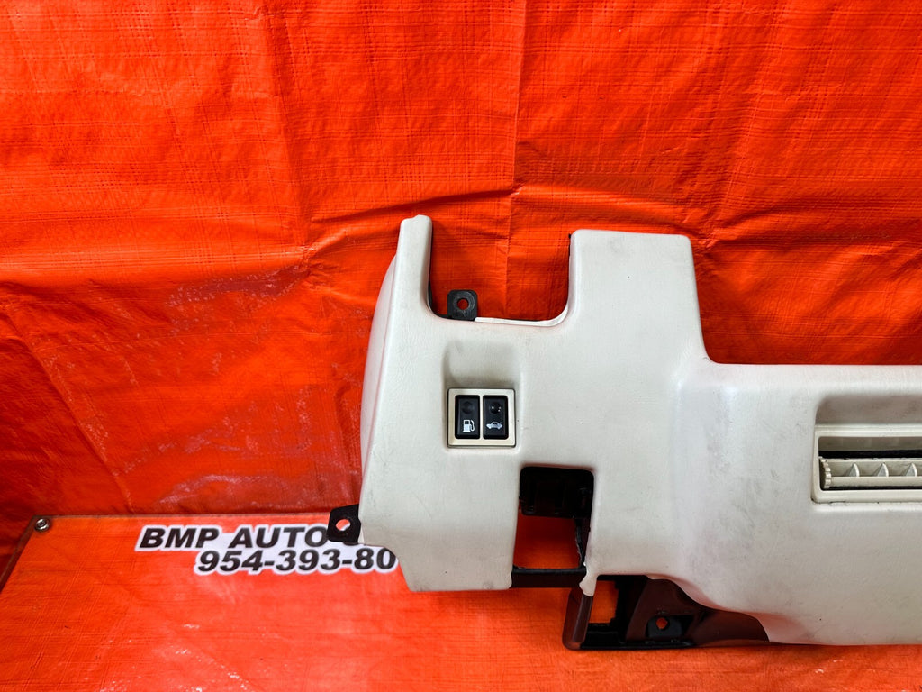 02 05 LEXUS SC430   KNEE TRIM UNDER STEERING COLUMN LOWER COVER   ECRU   OEM 2618