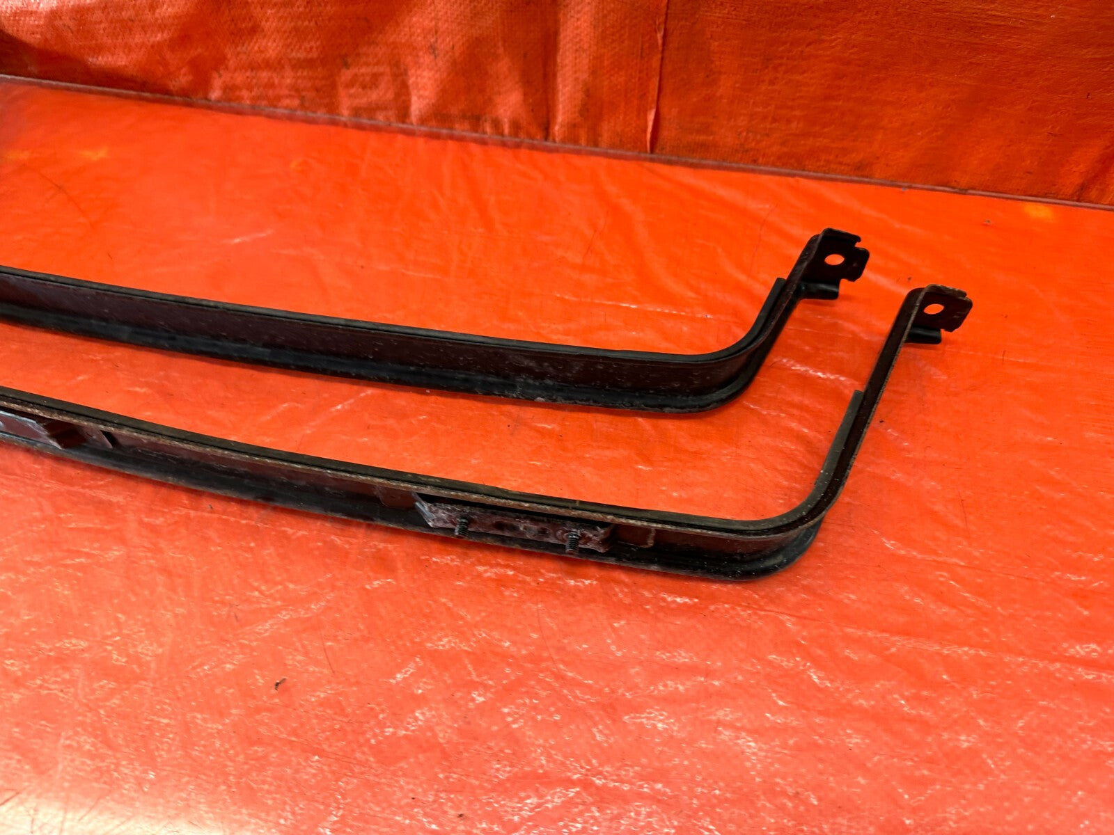 09 10 ACURA TSX   GAS GASOLINE FUEL TANK MOUNTING STRAPS BAND SET   OEM #2342