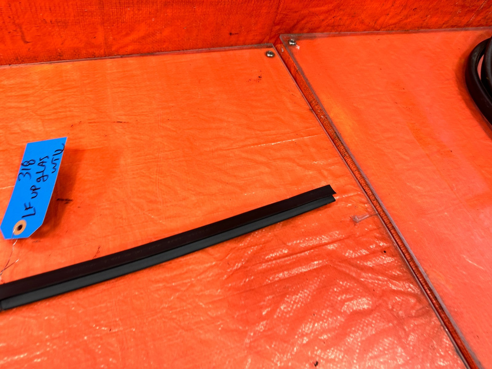 10 16 HYUNDAI GENESIS COUPE   LEFT UPPER DOOR MOUNTED WEATHER STRIP BY THE GLASS1