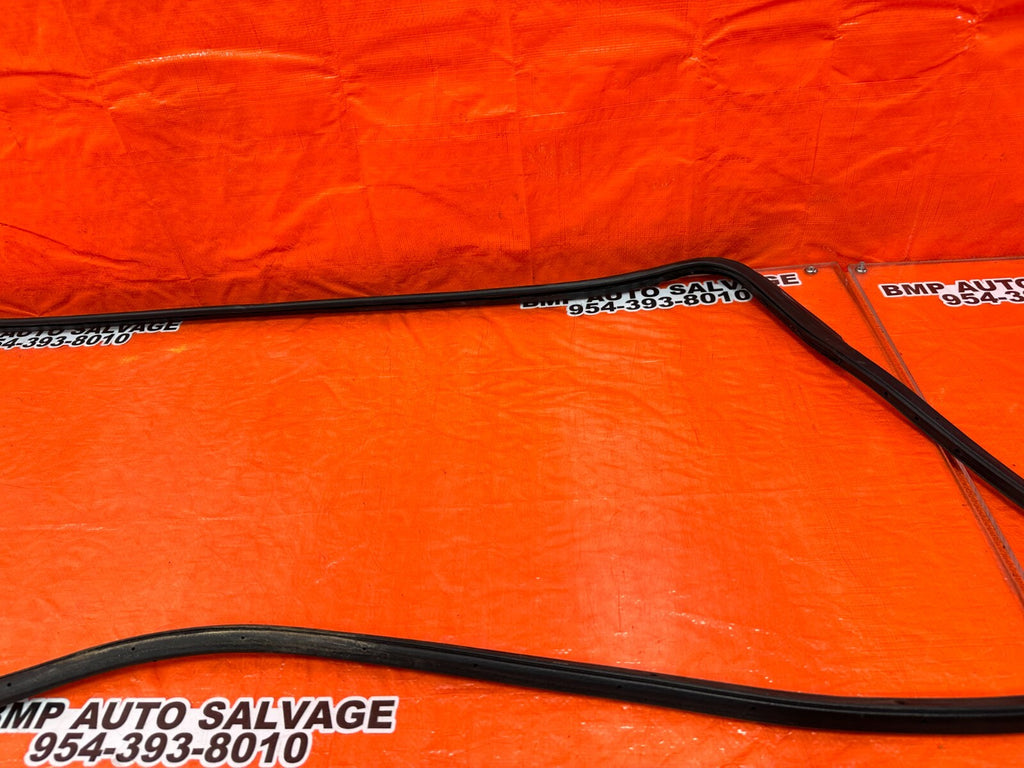 08 12 HONDA ACCORD SEDAN PASSENGER RIGHT REAR DOOR WEATHER STRIP RUBBER OEM 2512