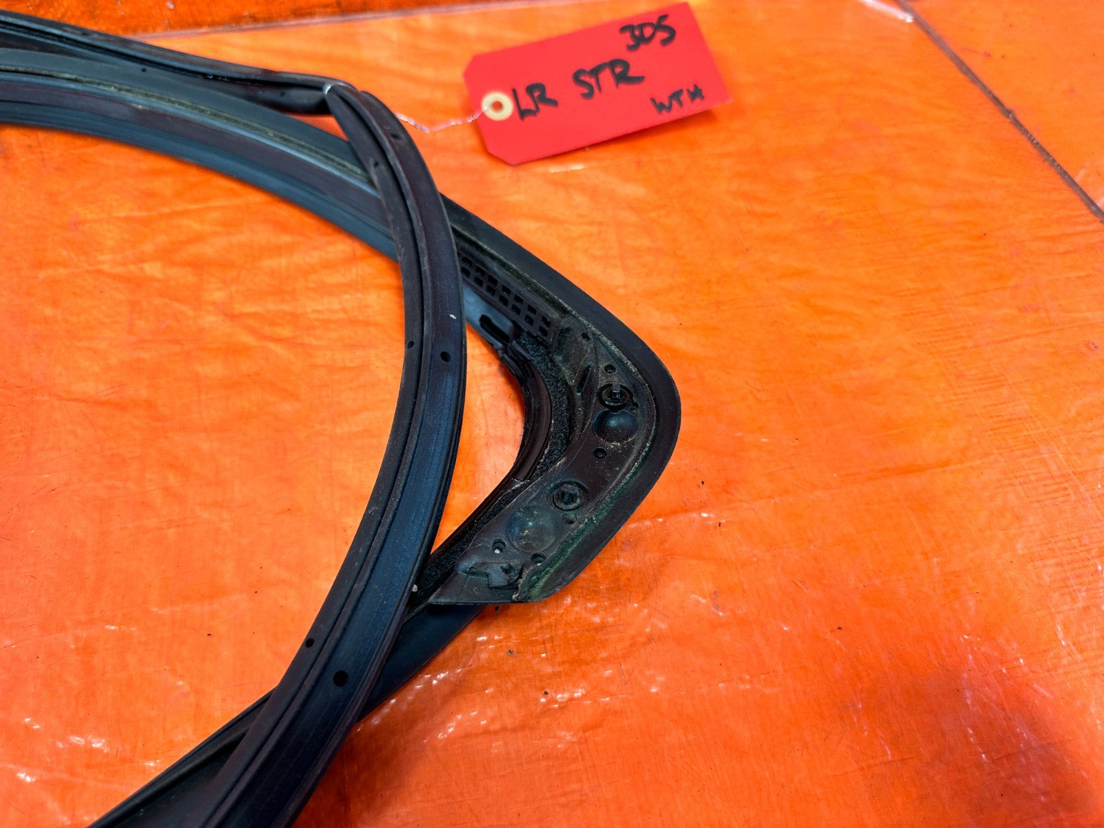 09 14 ACURA TSX   DRIVER LEFT REAR DOOR   WEATHER STRIP TRIM SEAL GASKET OEM 3051