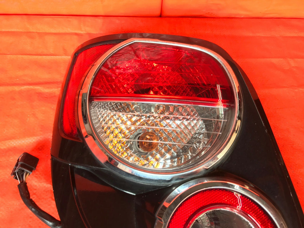 OEM 2014 2015 2016 CHEVROLET SONIC   HATCHBACK   DRIVER LEFT TAIL LIGHT LAMP 163