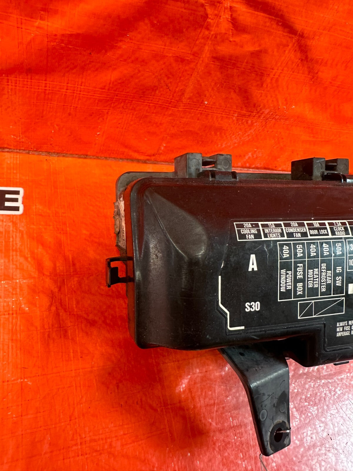 97 98 HONDA PRELUDE BASE & SH EXTERIOR UNDER HOOD ENGINE BAY FUSE BOX   OEM #2594