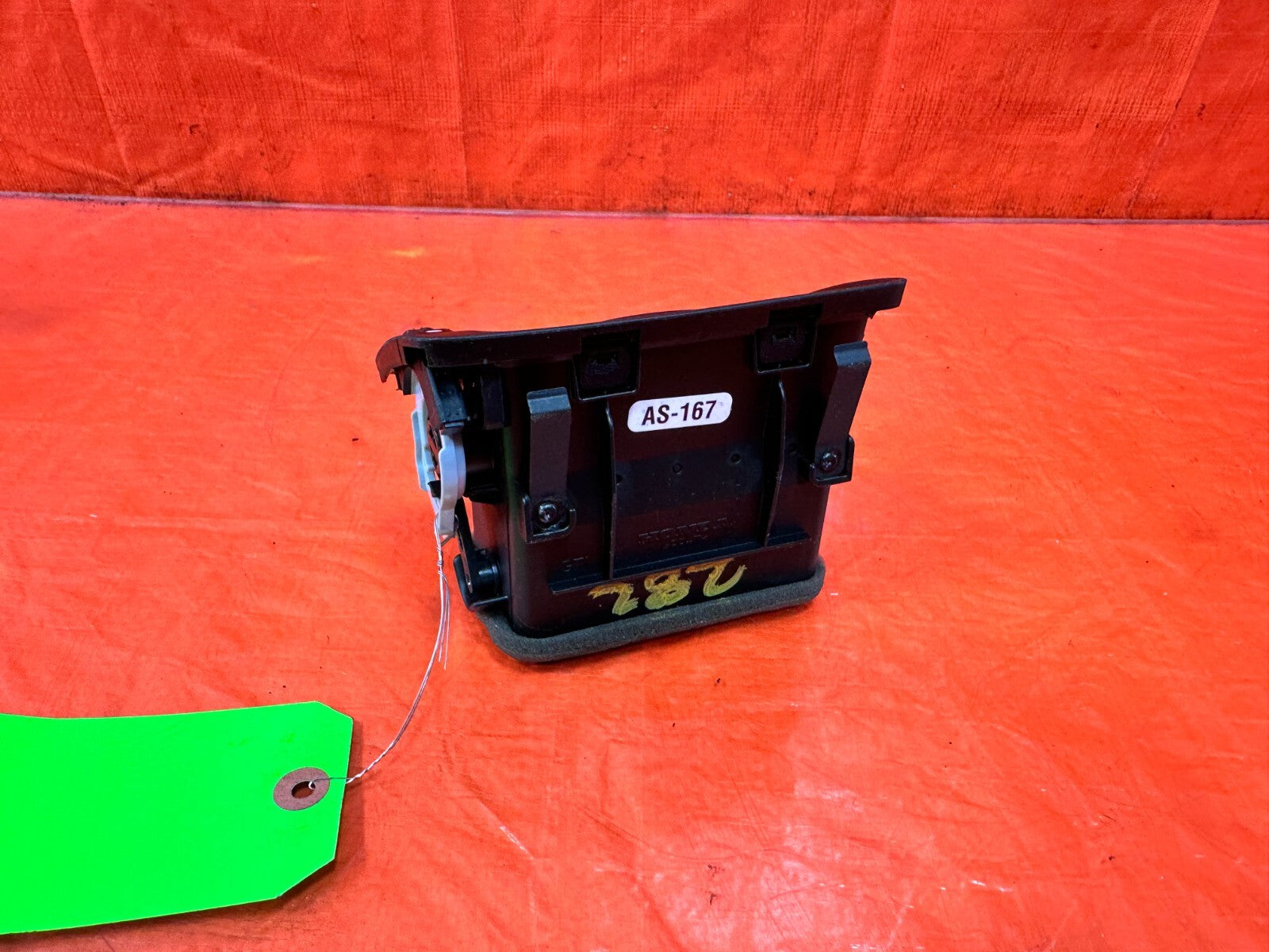 06 11 HONDA CIVIC   PASSENGER RIGHT AC VENT   THIS IS THE OUTER ONE   OEM #2827