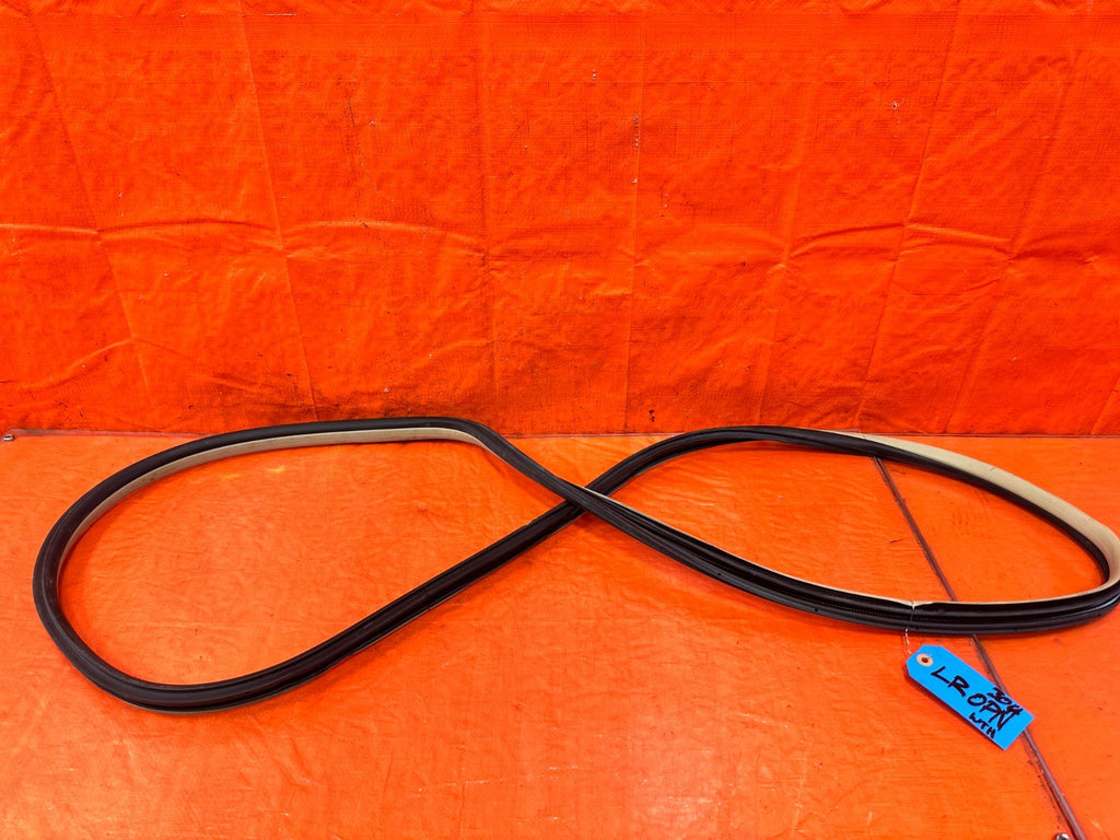 04 08 ACURA TSX   LEFT REAR   DOOR TO CHASSIS WEATHER STRIP OPEN TRIM OEM #3040