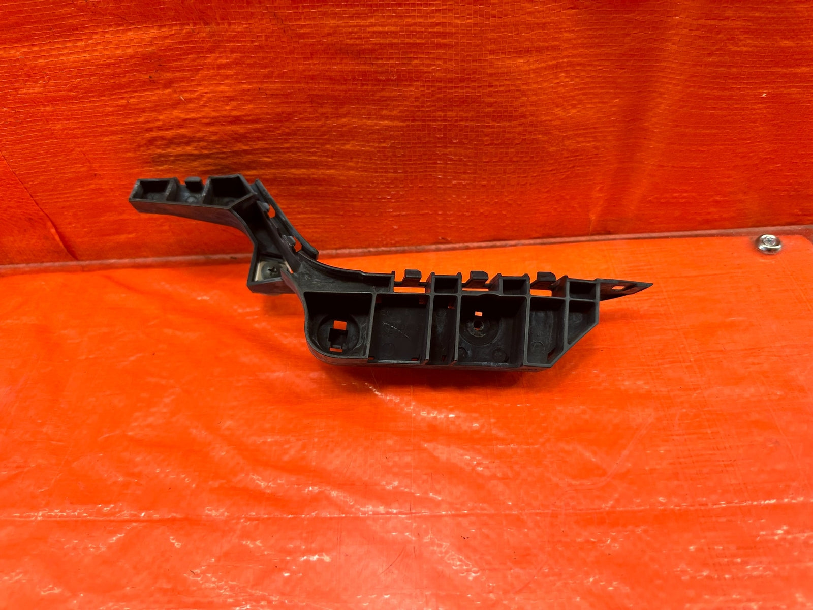 04 08 ACURA TSX   FENDER MOUNTING BRACKET SUPPORT BRACE BUMPER CLIP   LEFT #1969