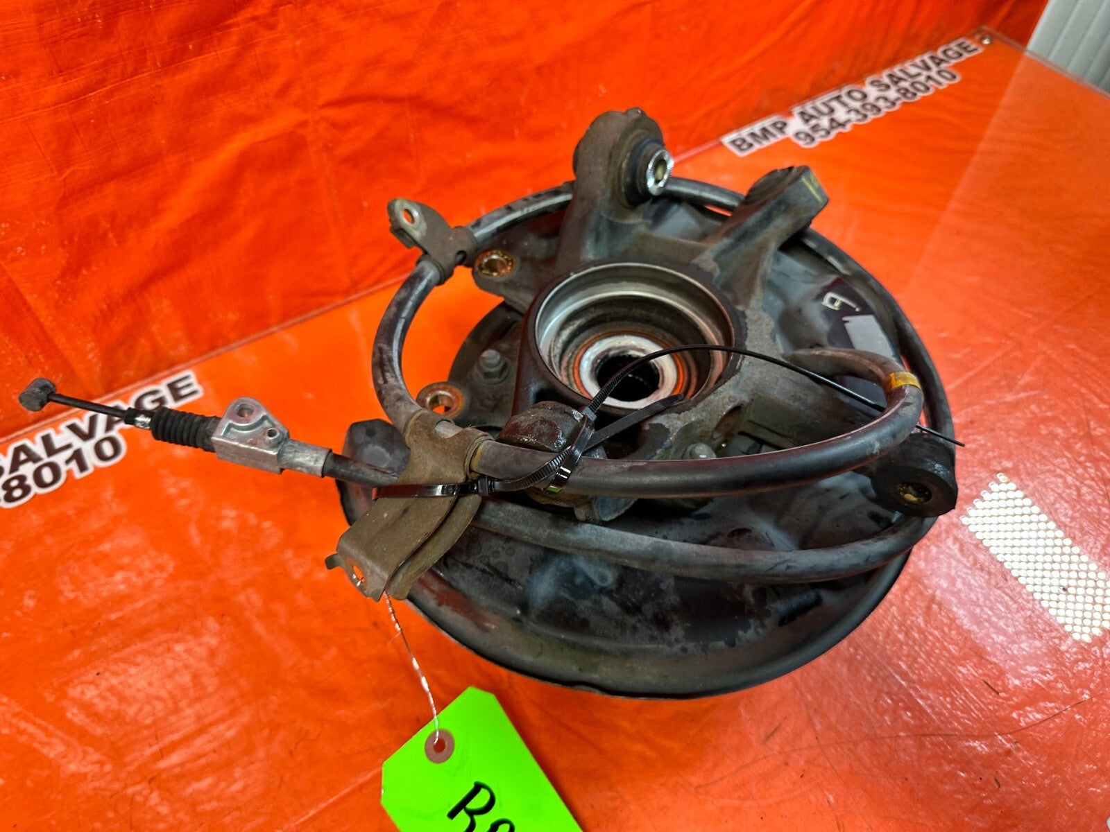 02 10 LEXUS SC430   PASSENGER RIGHT REAR SPINDLE KNUCKLE HUB   OEM FACTORY #26117