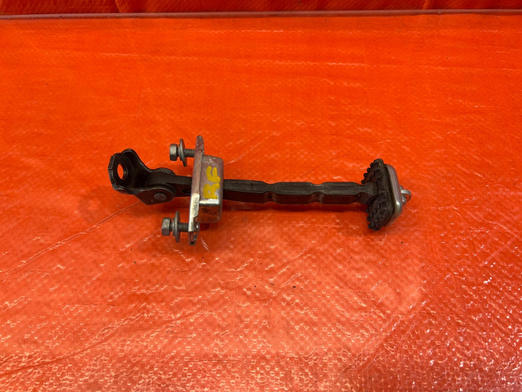 06 11 CIVIC 4D SEDAN   PASSENGER RIGHT FRONT DOOR CHECKER HINGE ARM STOPPER #1355