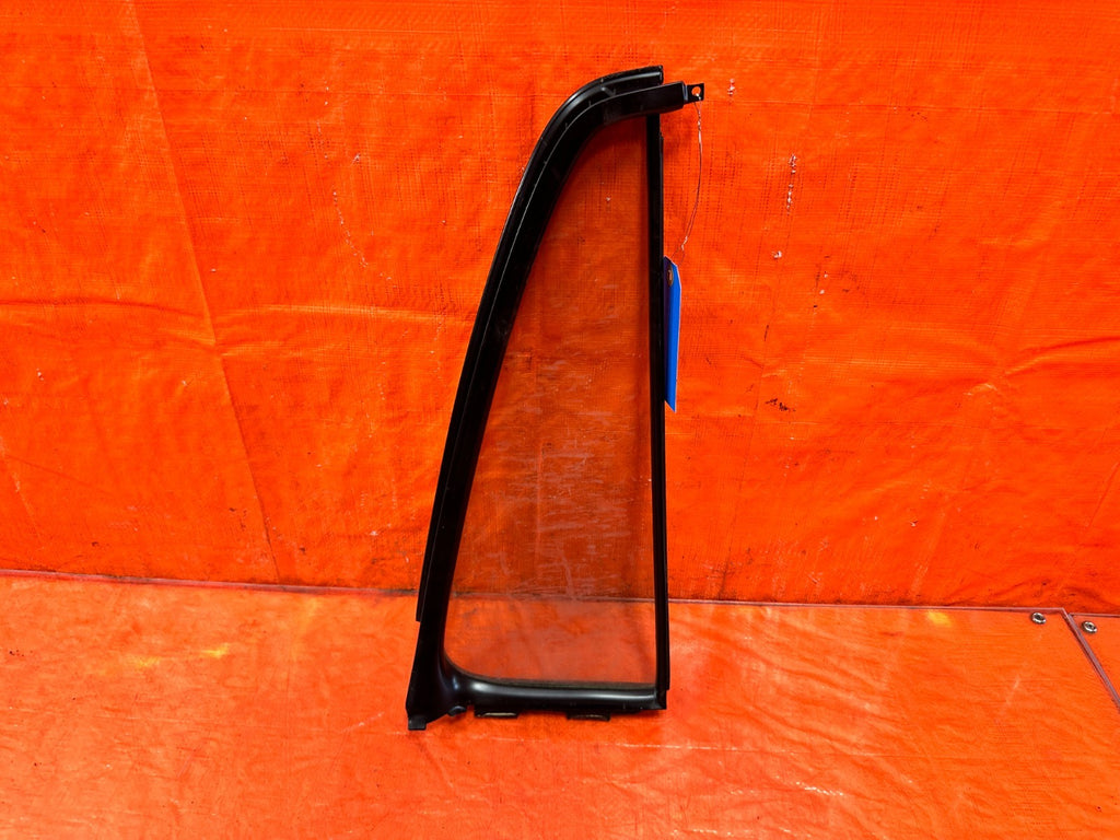 97 01 HONDA CR V CRV   DRIVER LEFT REAR   DOOR VENT GLASS   OEM FACTORY #3011