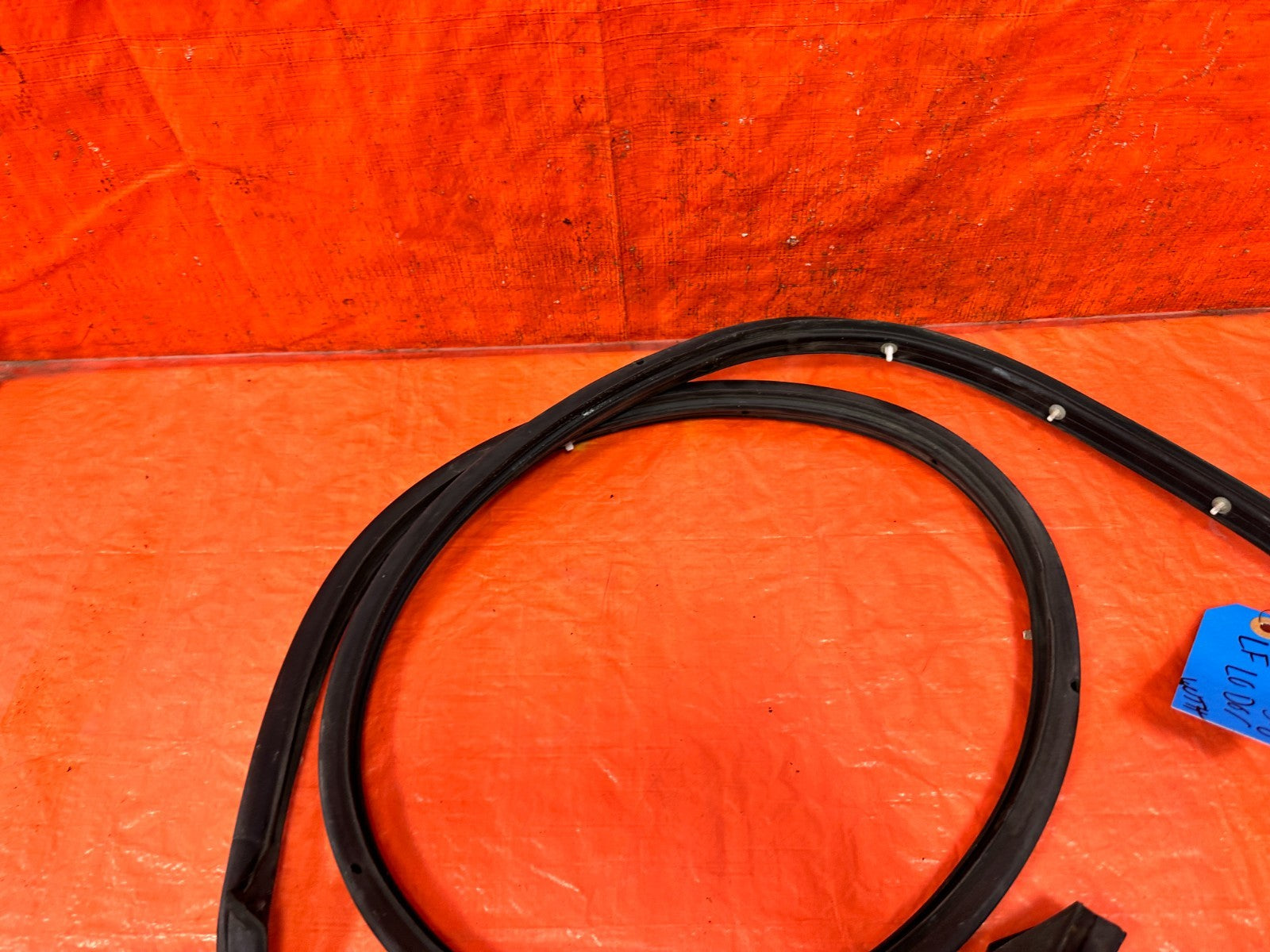 10 16 HYUNDAI GENESIS COUPE DRIVER LEFT DOOR WEATHER STRIP RUBBER SEAL GASKET 185