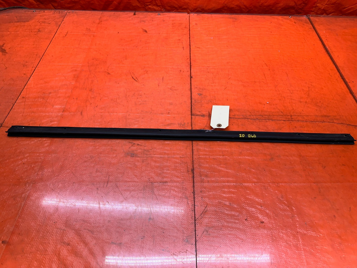 2016-2020 INFINITI Q60 COUPE PASSENGER RIGHT DOOR SUB SEAL RUBBER OEM #20Q608