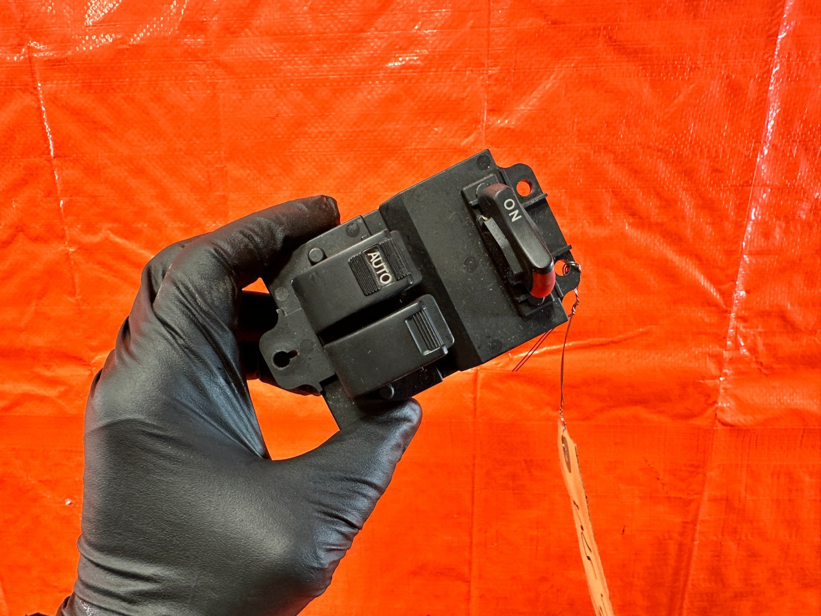 97 01 HONDA PRELUDE STEERING WHEEL MOUNTED CRUISE CONTROL SWITCH BUTTON OEM 3239