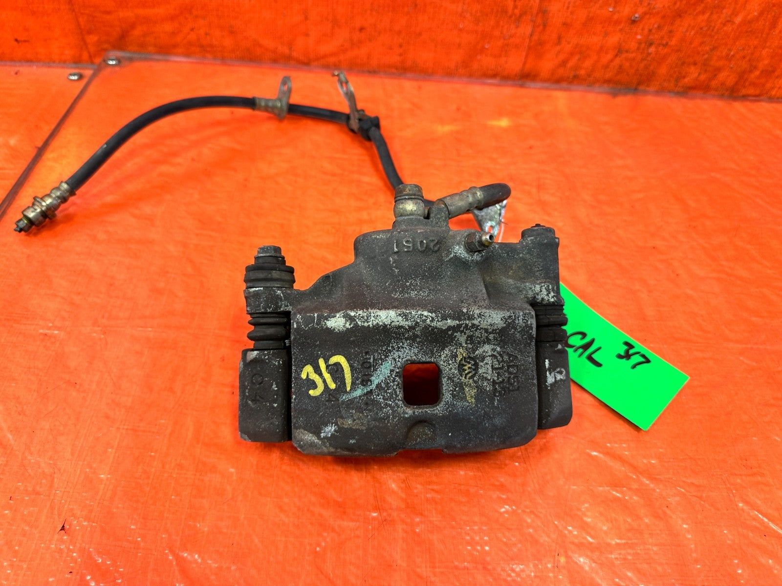 90 91 HONDA CIVIC HATCHBACK   DRIVER LEFT FRONT BRAKE CALIPER   OEM 3170