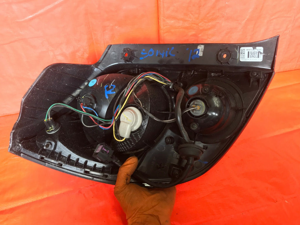 OEM 2014 2015 2016 CHEVROLET SONIC   HATCHBACK   PASSENGER RIGHT TAIL LIGHT LAMP7