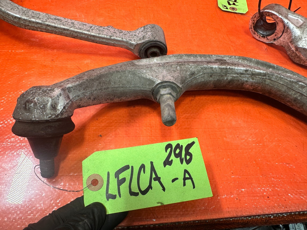 03 07 INFINITI G35 COUPE LEFT FRONT SPINDLE KNUCKLE HUB W/ ALL CONTROL ARMS 29815