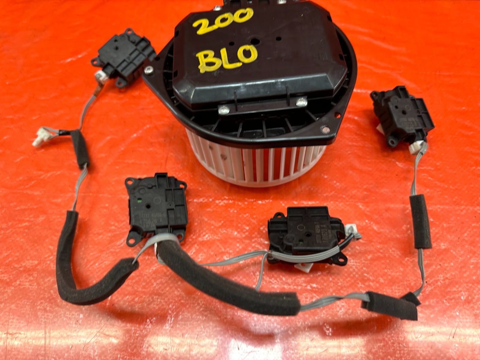 17 20 INFINITI Q60   HVAC AIR CONDITIONING BLOWER MOTOR W/ MODULES   OEM #2007
