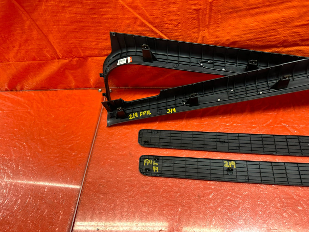 10 16 HYUNDAI GENESIS COUPE   LEFT AND RIGHT FLOOR PILLARS SCUFF PLATES OEM #21916
