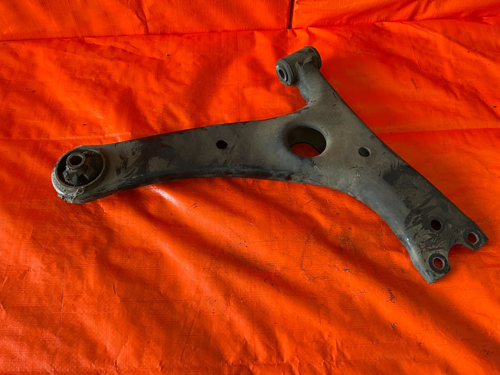 00 05 TOYOTA CELICA GT & GT S   PASSENGER RIGHT   FRONT   LOWER CONTROL ARM OEM9