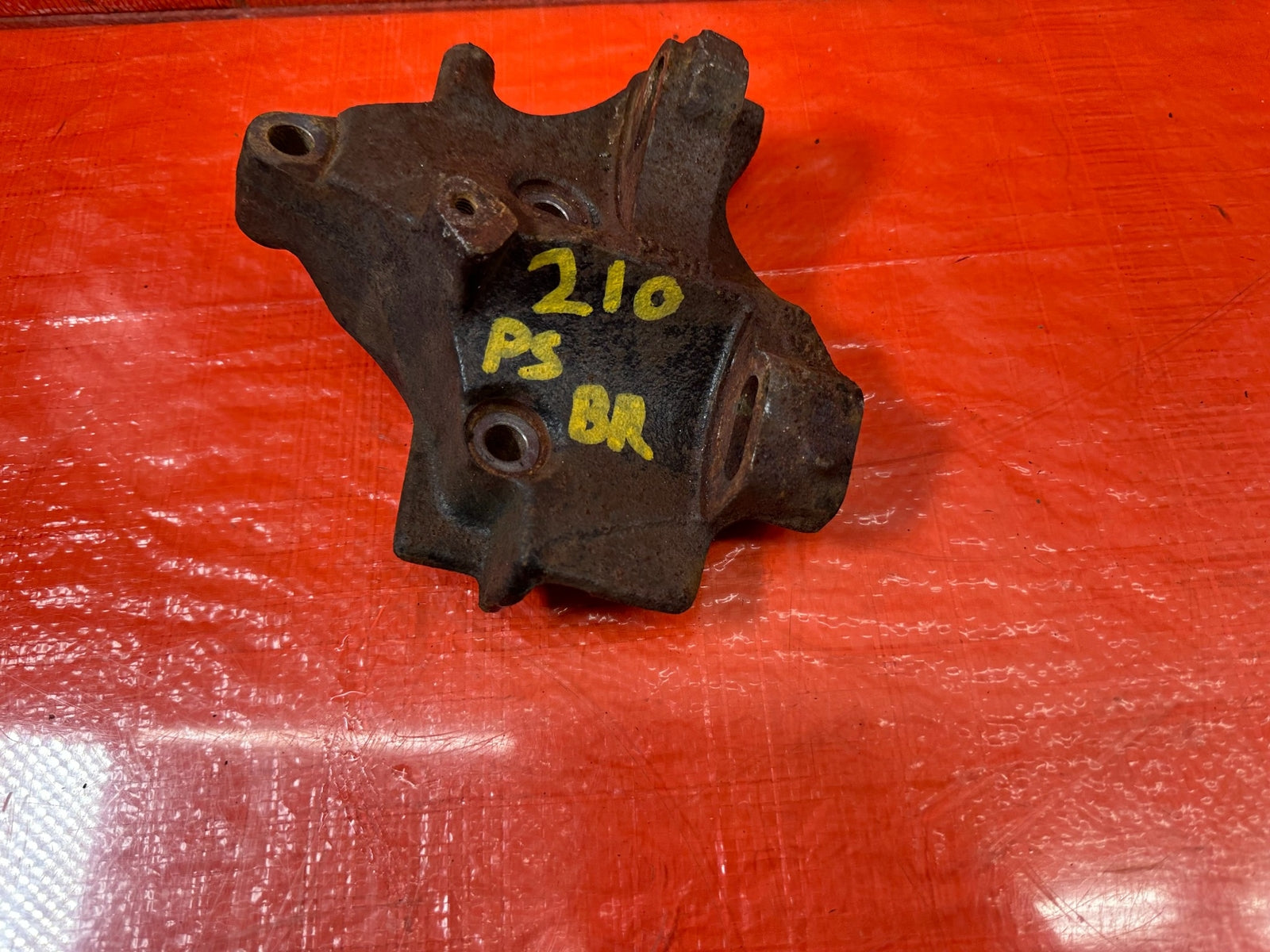 97 01 HONDA PRELUDE H22A4 H22A POWER STEERING PUMP MOUNTING BRACKET   OEM #2104