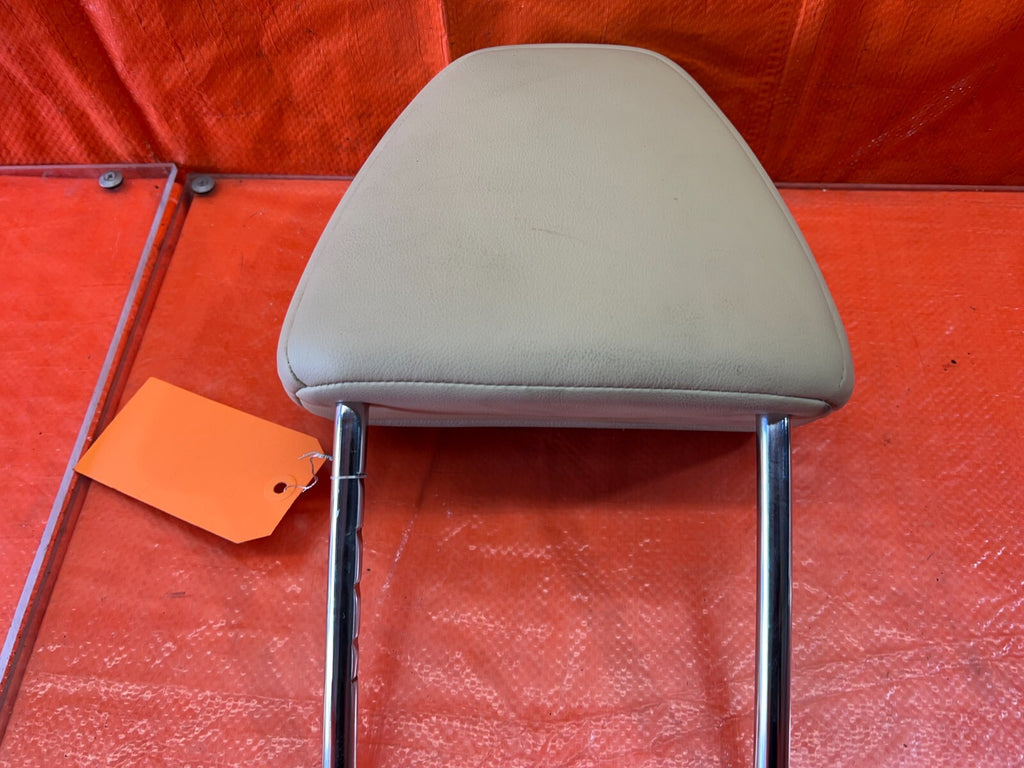 09 10 ACURA TSX   FRONT SEAT HEAD REST LEFT OR RIGHT   IVORY COLOR   OEM #158 116