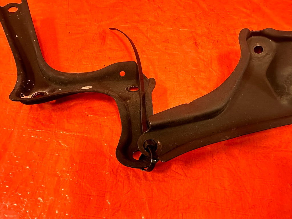 92 96 HONDA PRELUDE   LEFT & RIGHT  STEERING RACK BRACKET   OEM FACTORY #3237