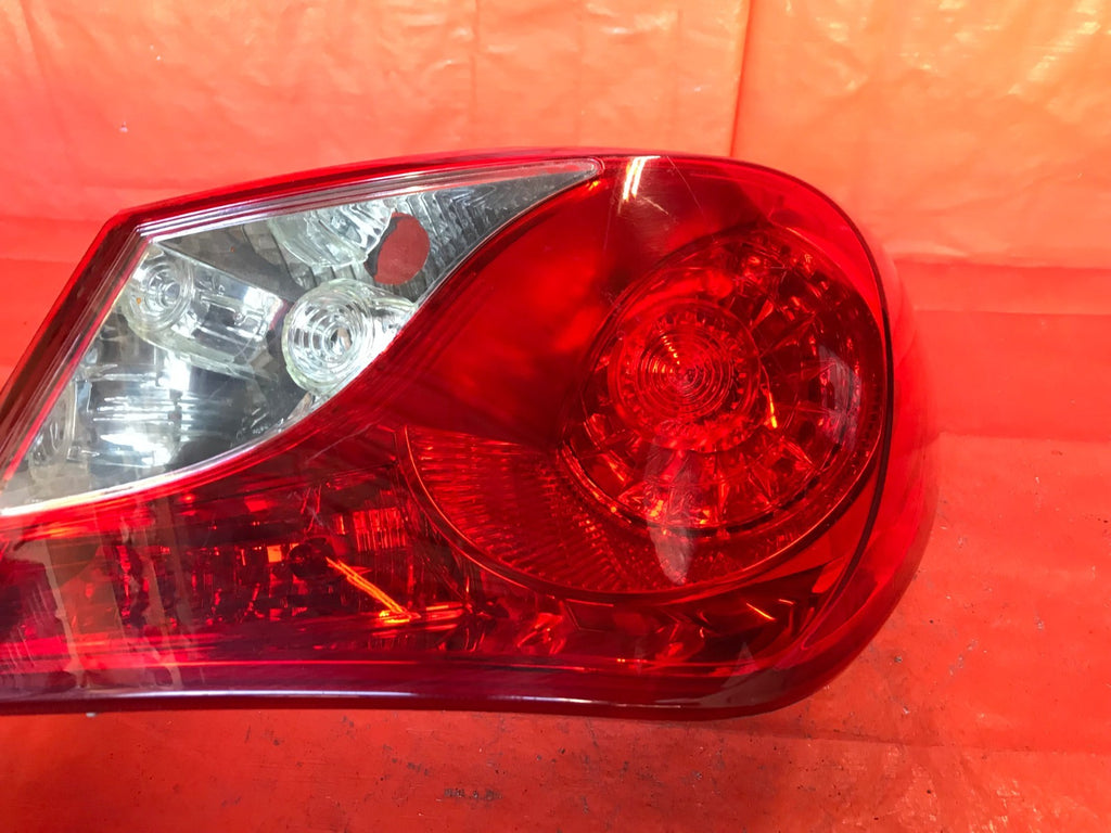 OEM 2012 2013 2014 HYUNDAI SONATA PASSENGER RIGHT OUTER TAIL LIGHT LAMP R RH 2