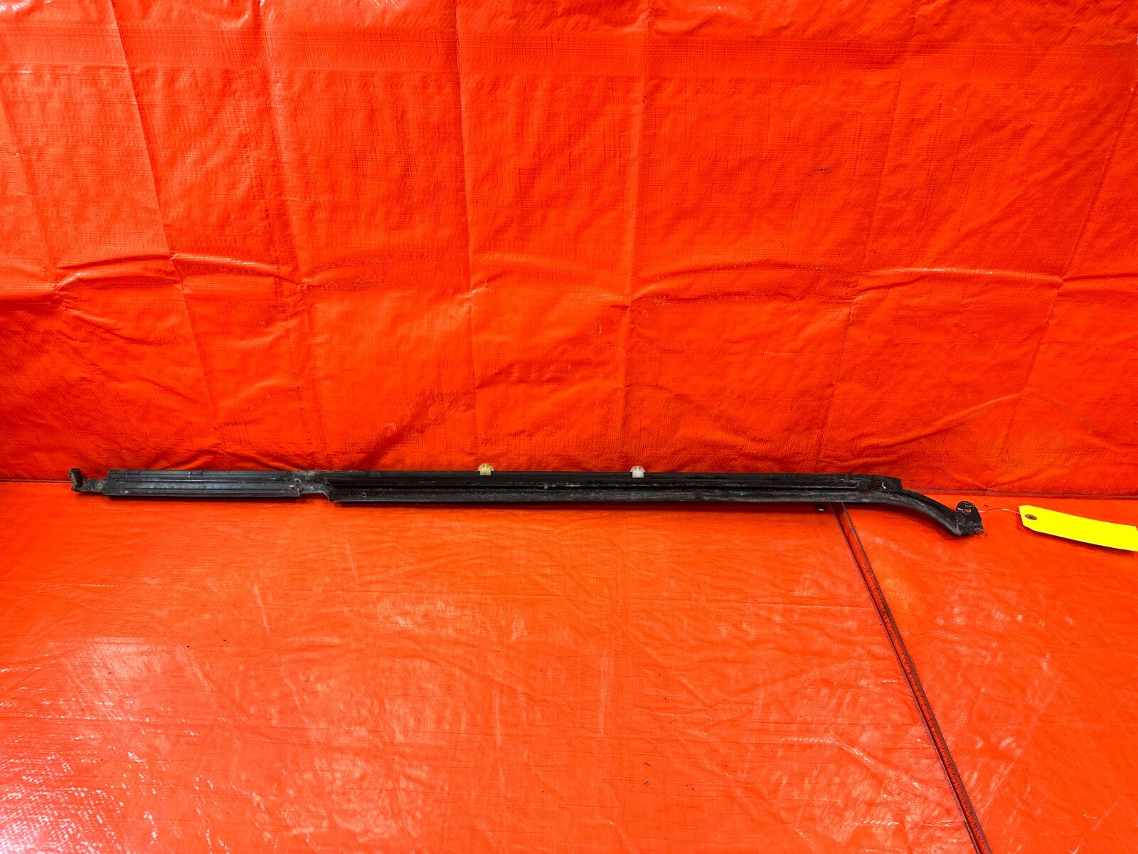 93 97 HONDA DEL SOL   DRIVER LEFT GLASS TRIM BELT MOLDING STRIP   OEM #2727