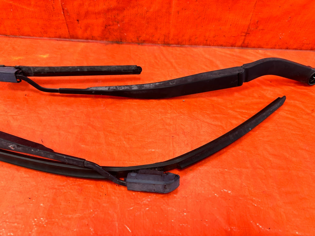 13 16 HYUNDAI GENESIS COUPE   LEFT & RIGHT WINDSHIELD WIPER ARMS   OEM #2992