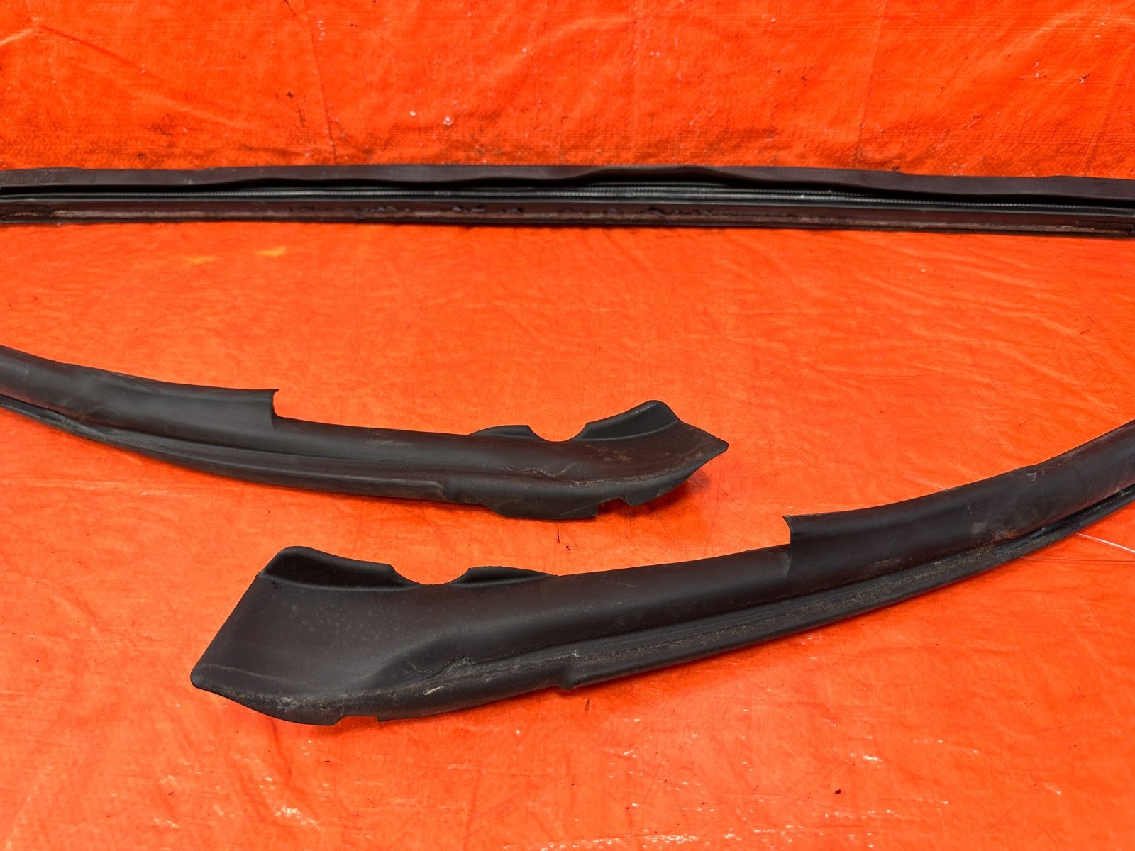 INFINITI G37 CONVERTIBLE REAR CONVERTIBLE TOP WEATHER STRIP RUBBER GASKET 310 36