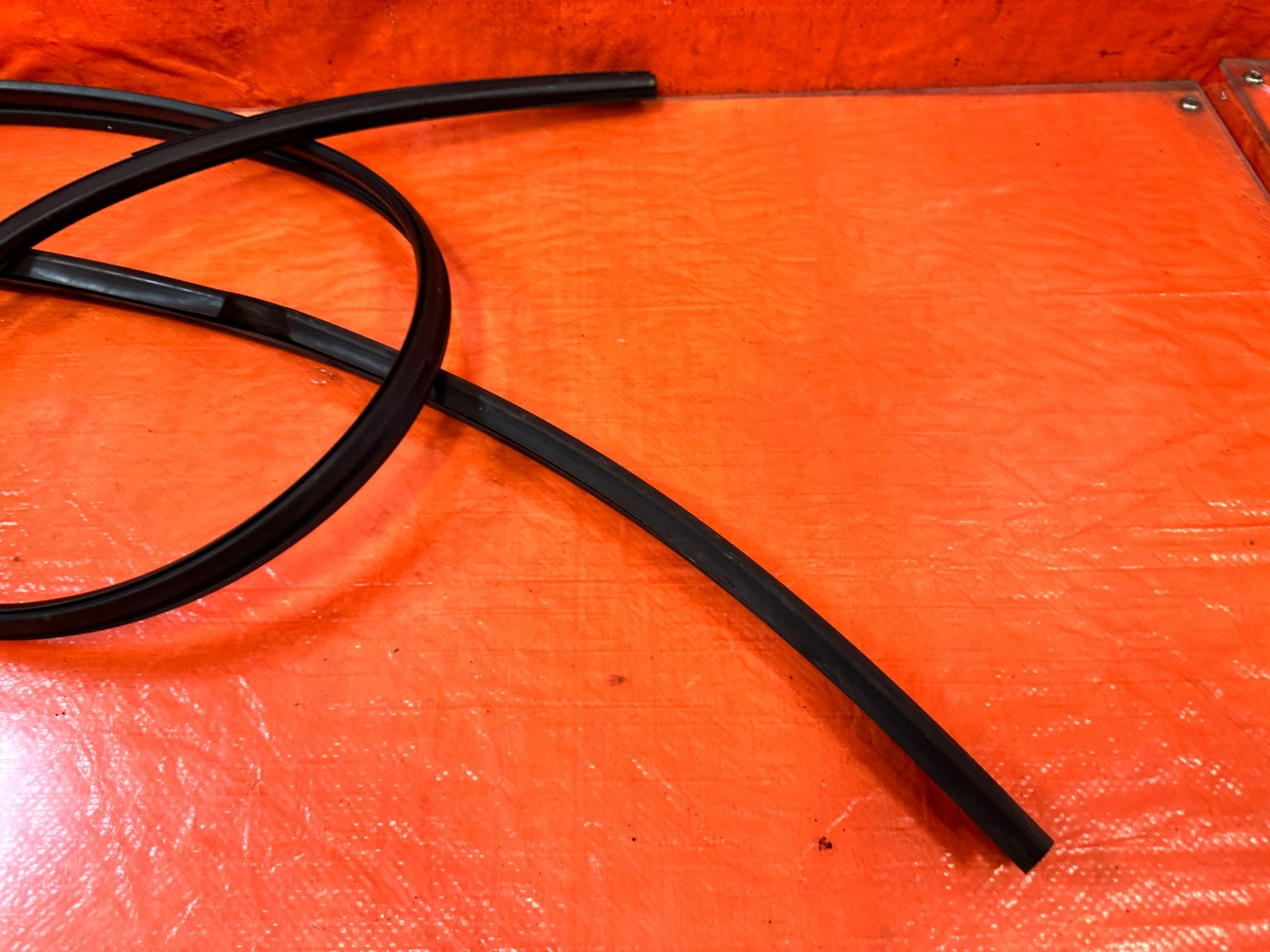 92 95 HONDA CIVIC COUPE HATCH DRIVER LEFT WEATHER STRIP RUN CHANNEL OEM #3272