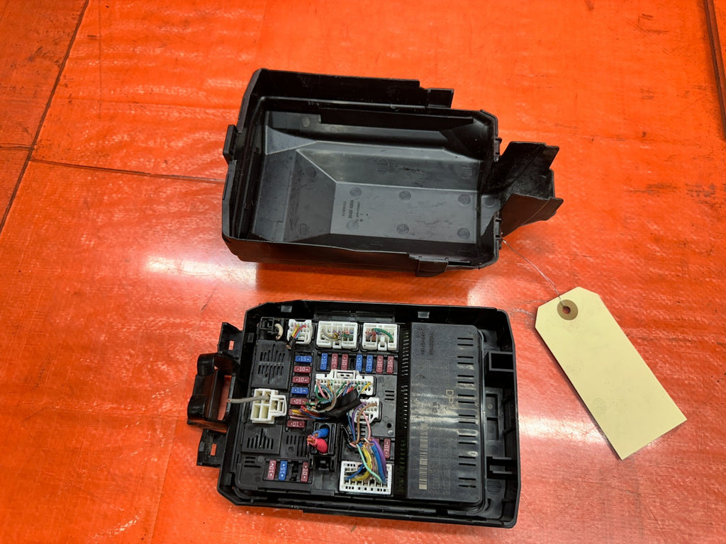 14-15 INFINITI Q50 3.7L AWD ENGINE BAY ROOM FUSE RELAY BOX IPDM MODULE OEM #3456