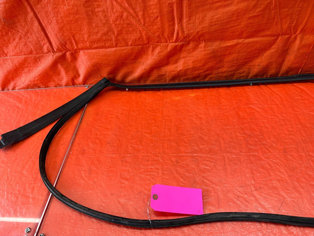 04 08 ACURA TL PASSENGER RIGHT REAR DOOR WEATHER STRIP TRIM SEAL GASKET OEM 2342
