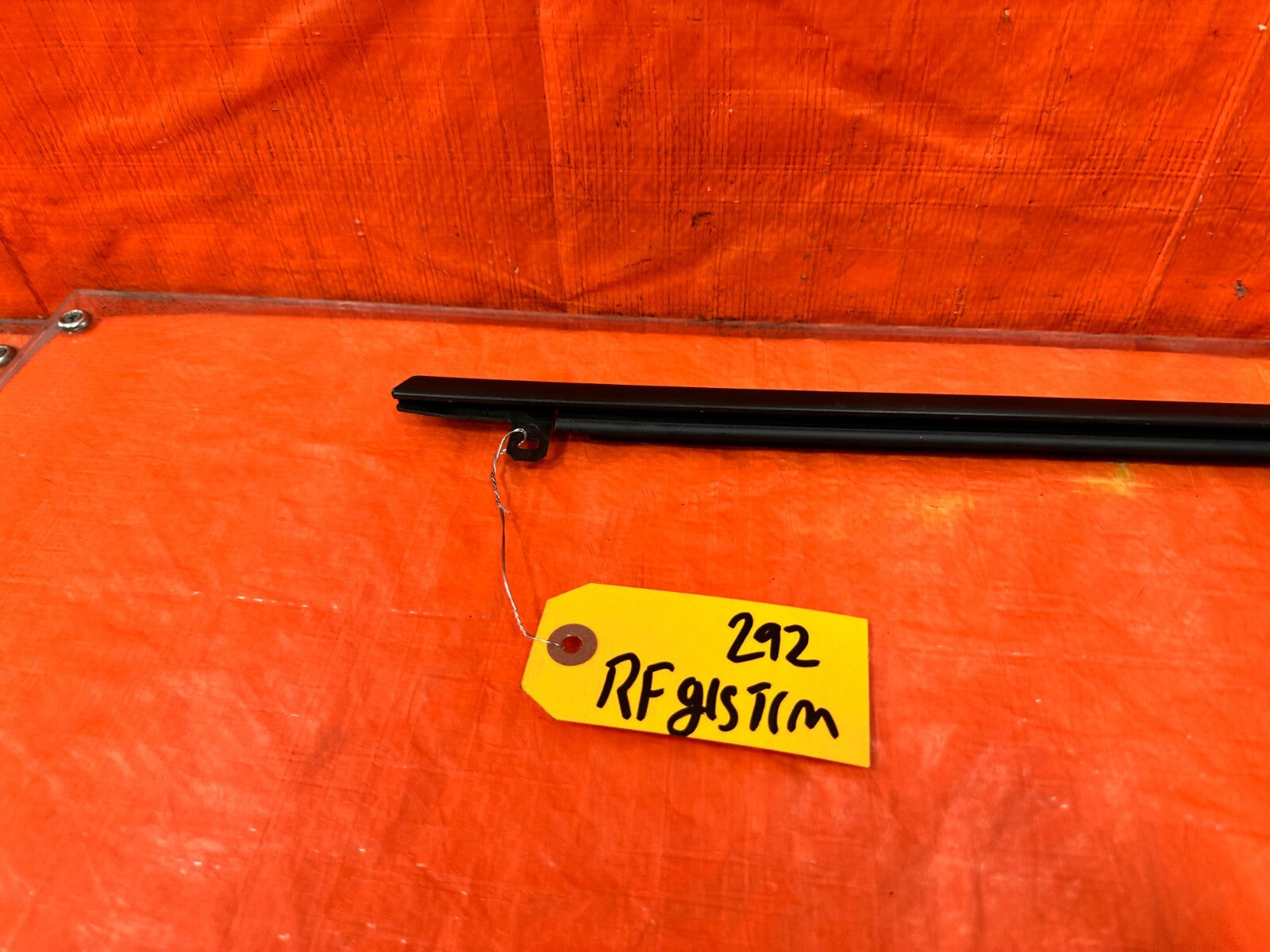 13 20 SUBARU BRZ   PASSENGER RIGHT DRIP RETAINER WINDOW GLASS TRIM   OEM #2921