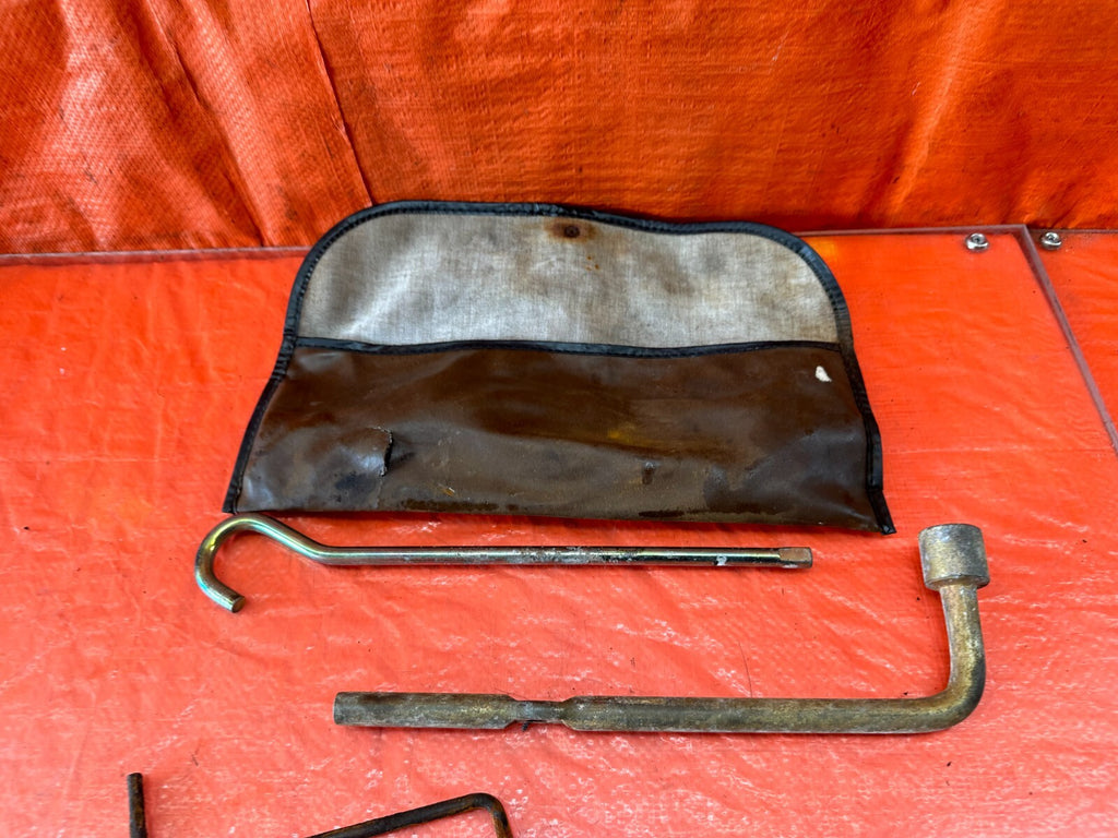 02 06 ACURA RSX   SCISSOR JACK TOOLS AND POUCH   TOOLS ONLY   NO JACK   OEM 2405