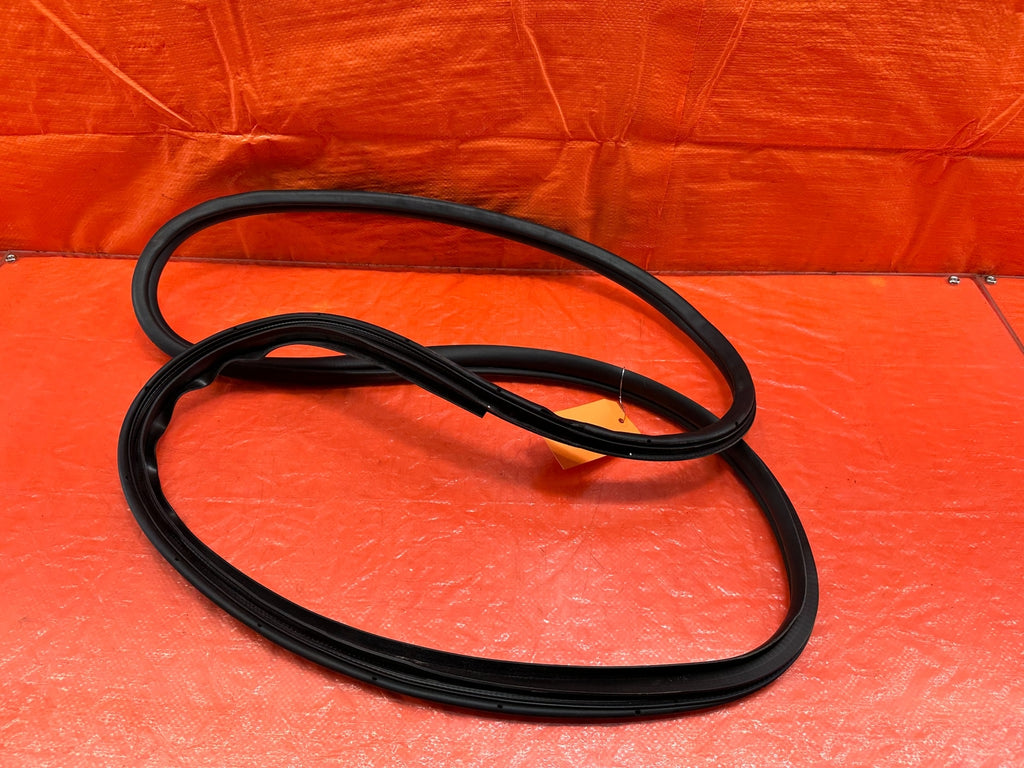LANCER EVOLUTION X EVO 10 CHASSIS TO DOOR OPEN TRIM WEATHER STRIP RIGHT REAR 2177