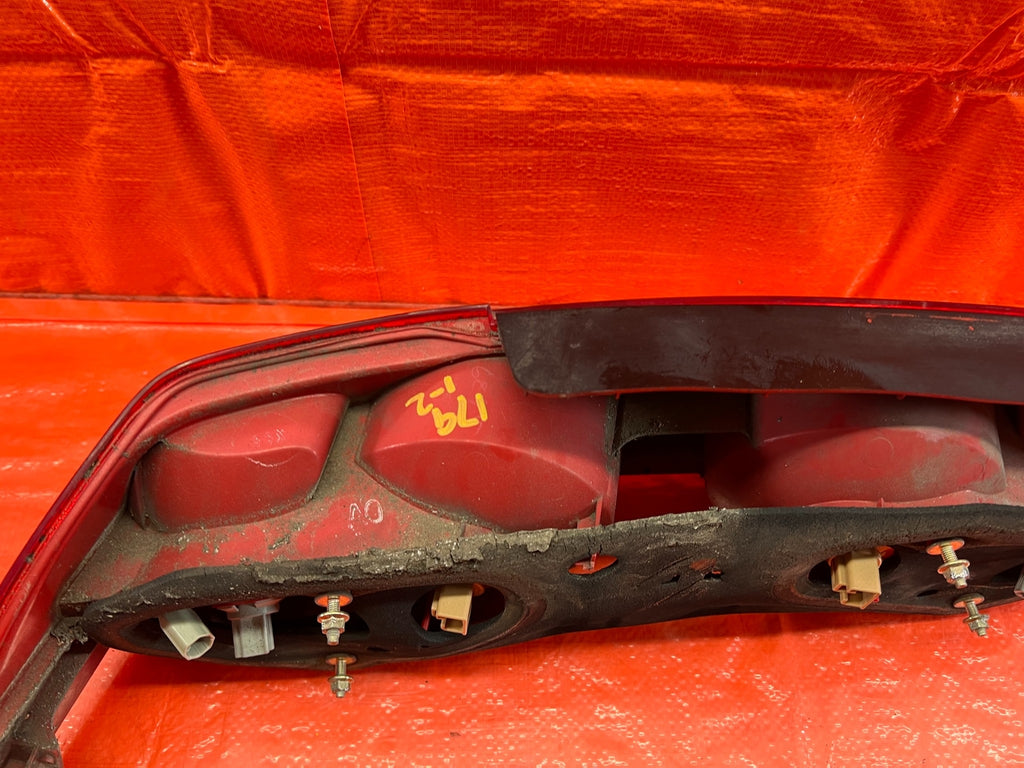 02 04 ACURA RSX   REAR BUMPER COVER LOWER FENDER TRIM LEFT RIGHT   OEM #17917