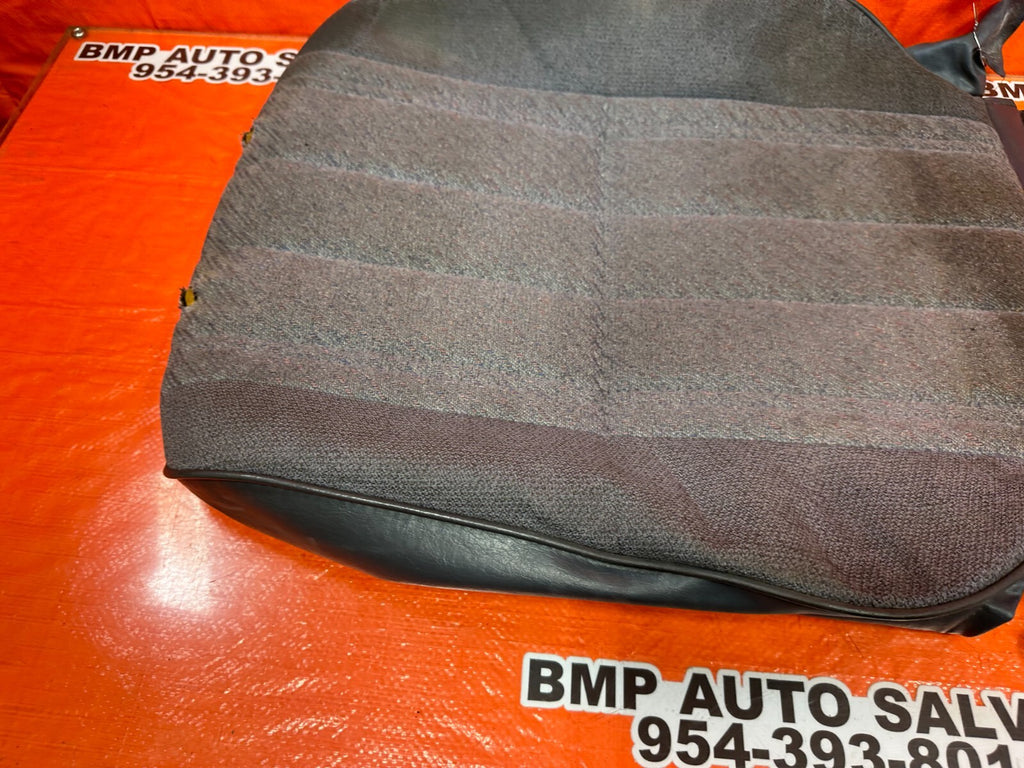95 97 TOYOTA TACOMA   SPLIT BENCH MODEL   RIGHT FRONT UPPER SEAT COVER   OEM 2496