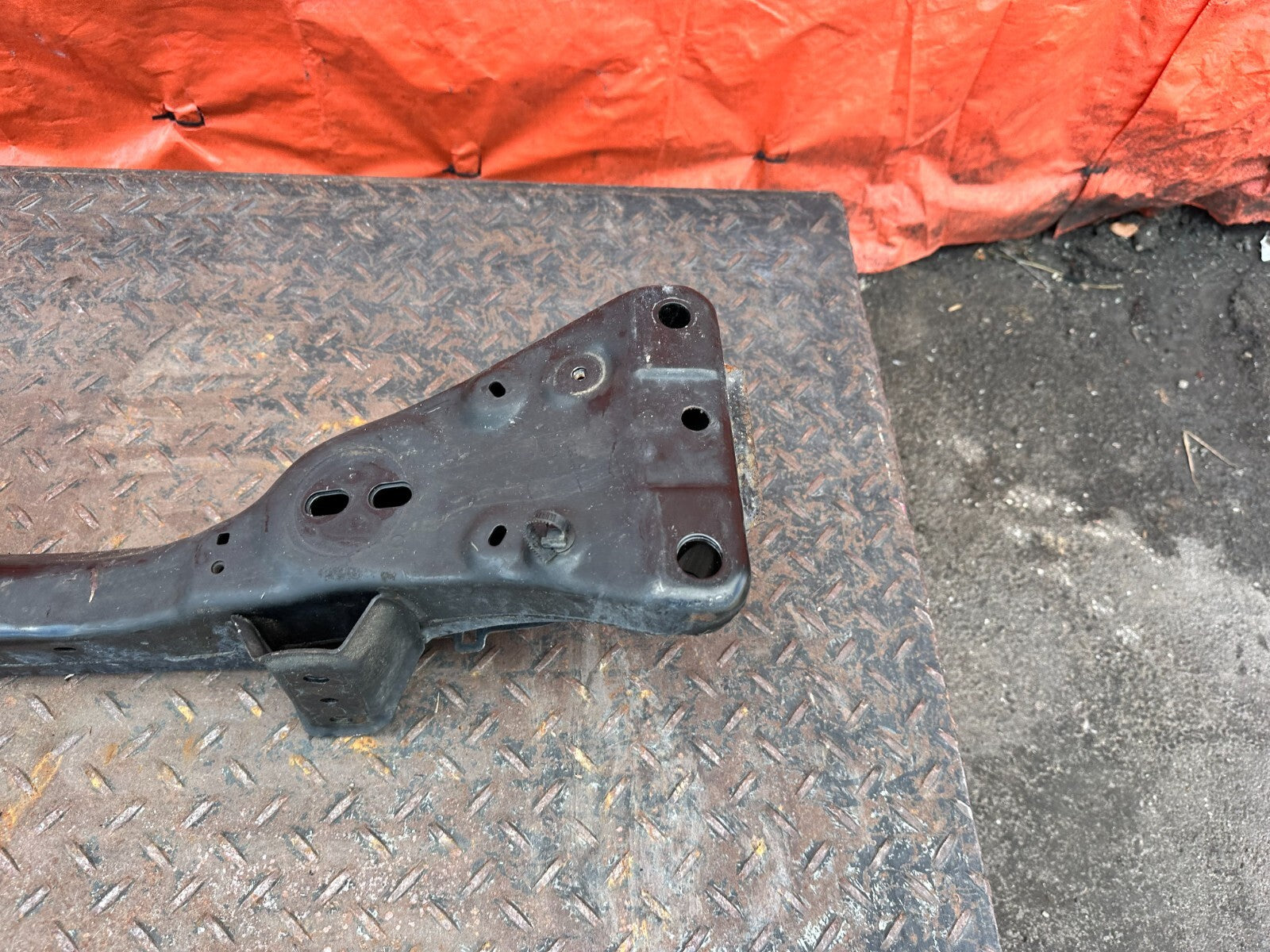 02 10 LEXUS SC430   FRONT SUBFRAME CROSSMEMBER SUB FRAME ENGINE CRADLE OEM 2885