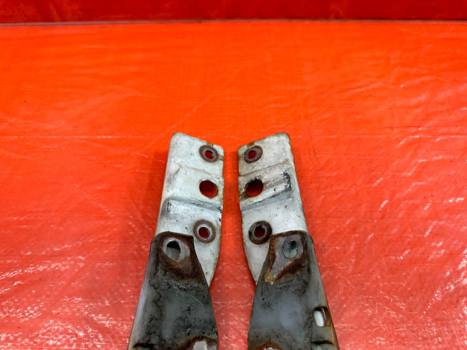 95 98 HONDA ODYSSEY   LEFT & RIGHT HOOD HINGES   OEM FACTORY #1936