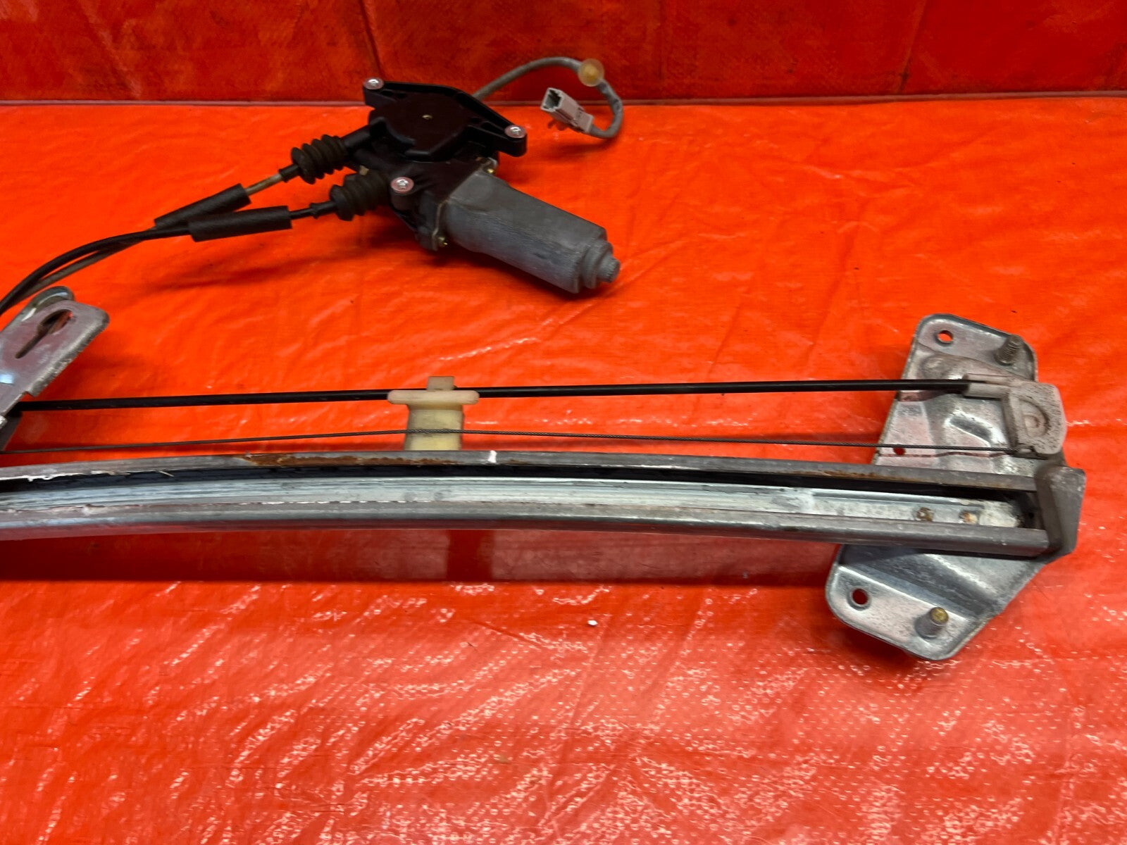 94 01 ACURA INTEGRA SEDAN PASSENGER RIGHT FRONT WINDOW REGULATOR MOTOR OEM #1592