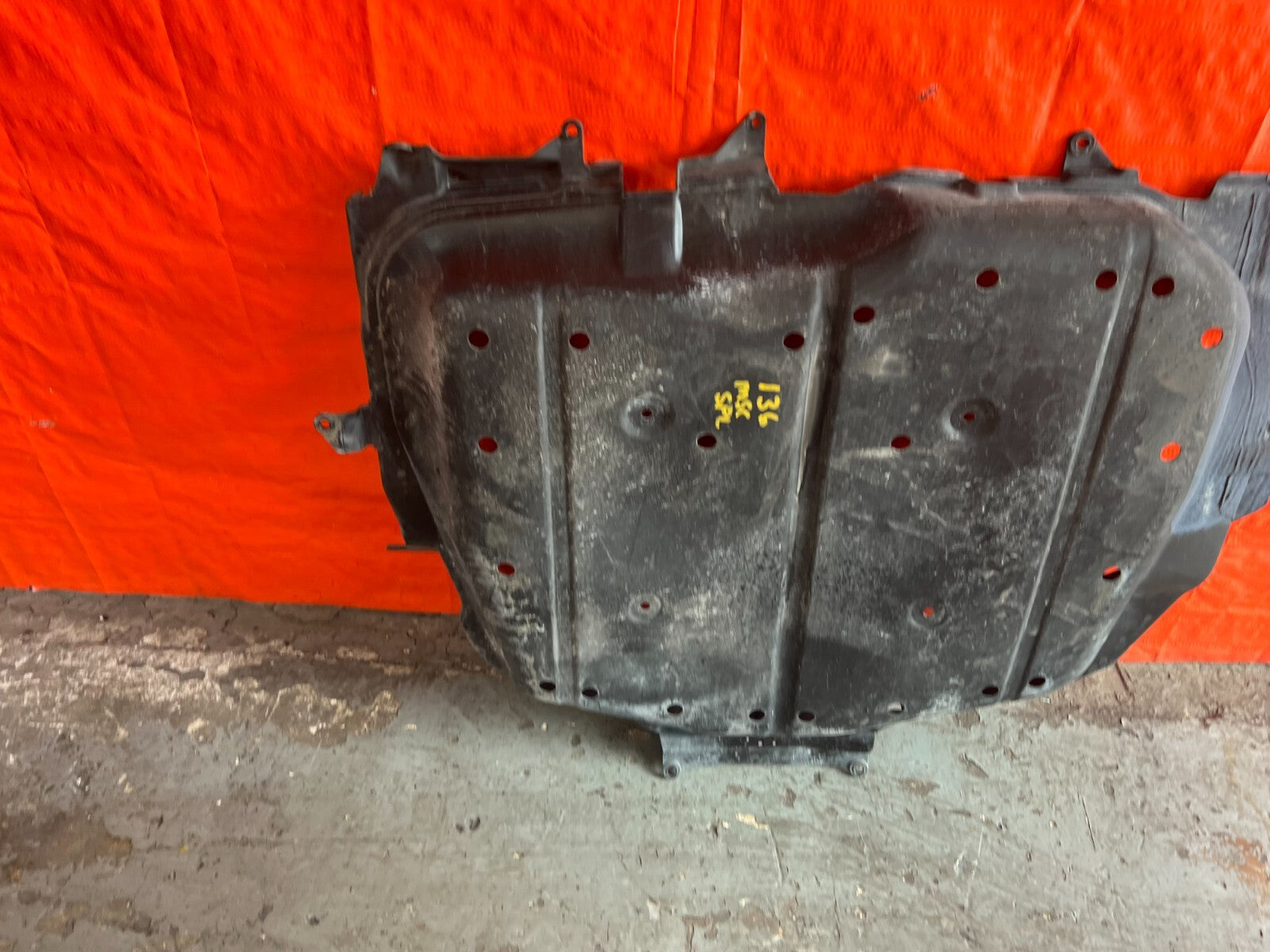 97 98 HONDA PRELUDE   FUEL TANK GASOLINE TANK PLASTIC COVER TRIM SHROUDE OEM 1366